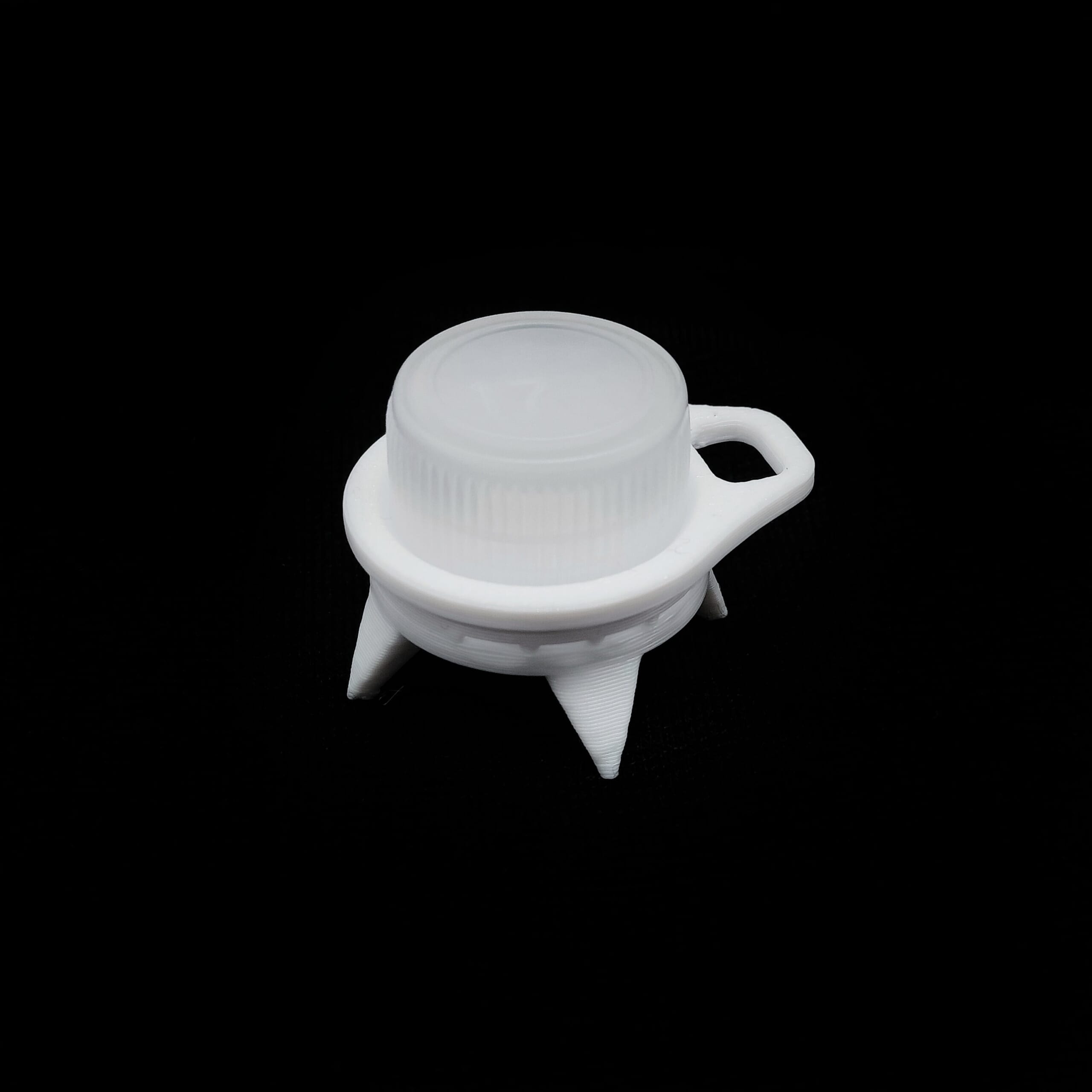 背の低い餌場に置きやすい1ccタイプの給蜜器